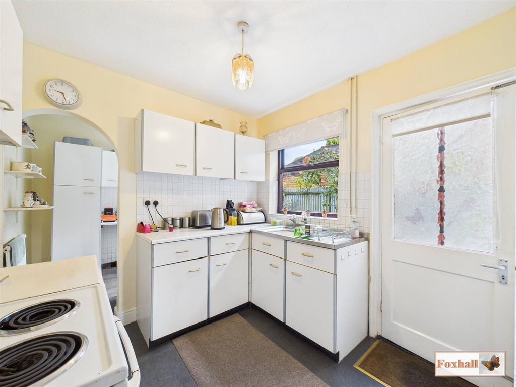 Property photo 3 of 20 Kitchen