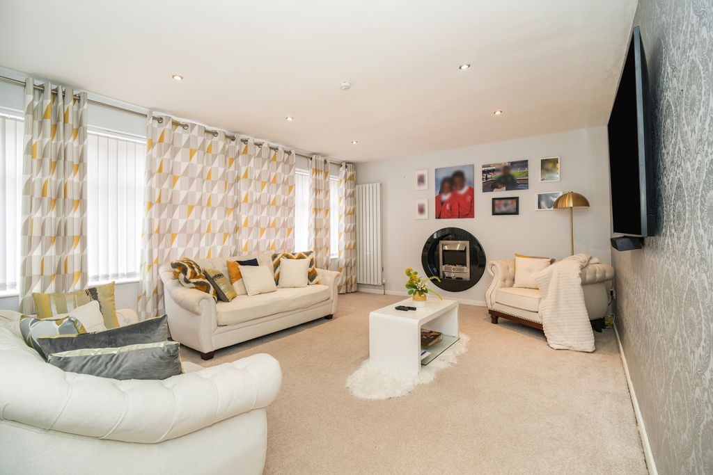 Additional image 4 of 5 bed detached house for saleGleneagles Avenue, Hopwood, Heywood OL10