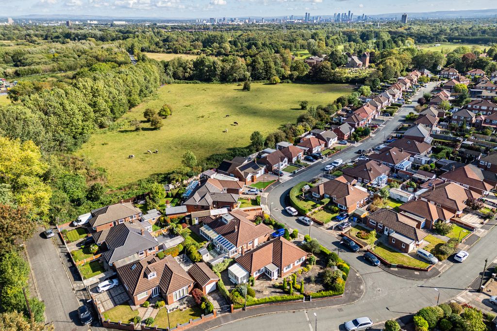 Property photo 1 of 28