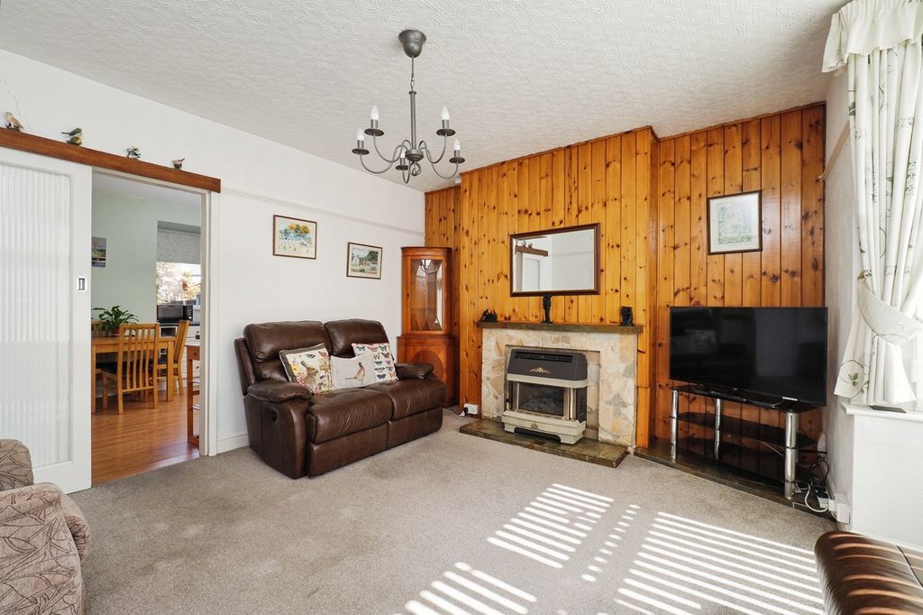 Property photo 3 of 24 Pbox-Img.Jpg
