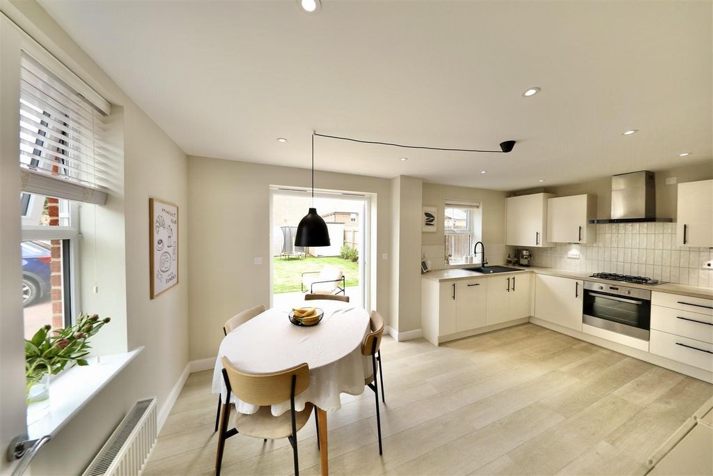 Property photo 3 of 25 Kitchen Diner