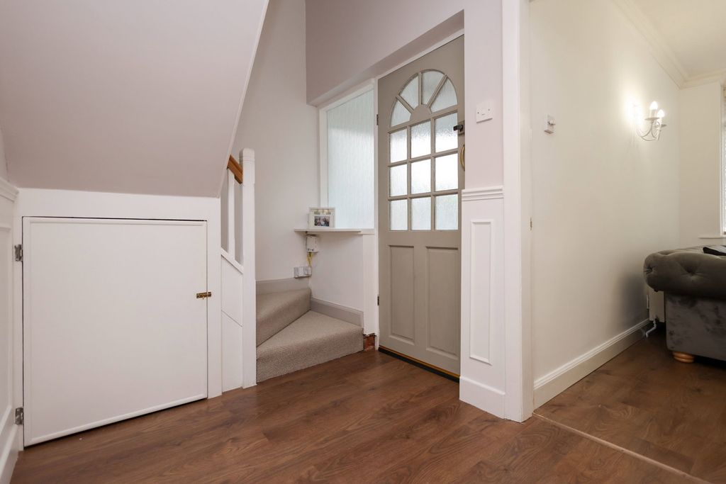 Property photo 2 of 43