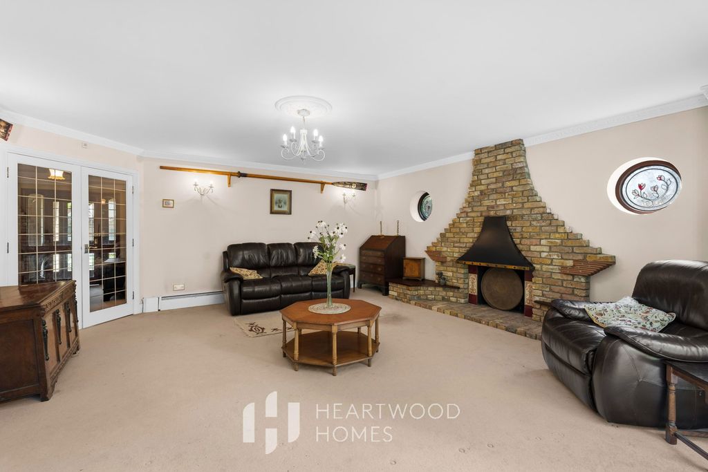 Property photo 2 of 24