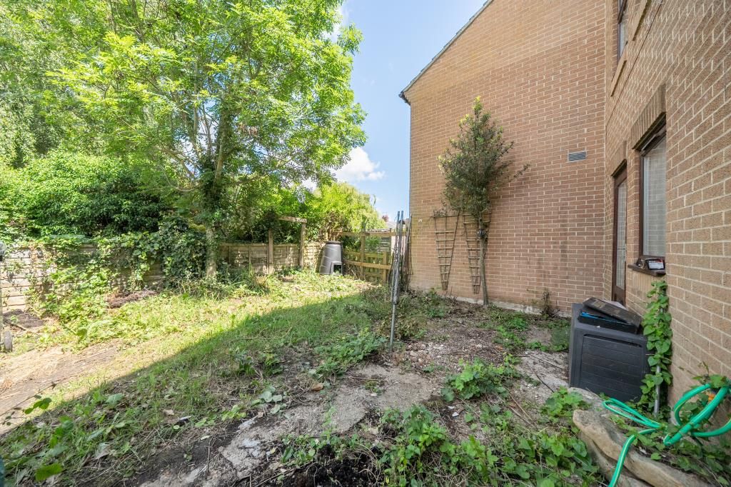 Property photo 2 of 18 Garden View