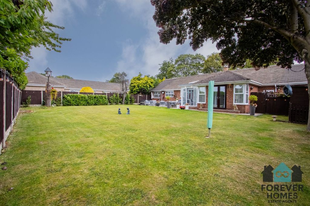 Property photo 2 of 28