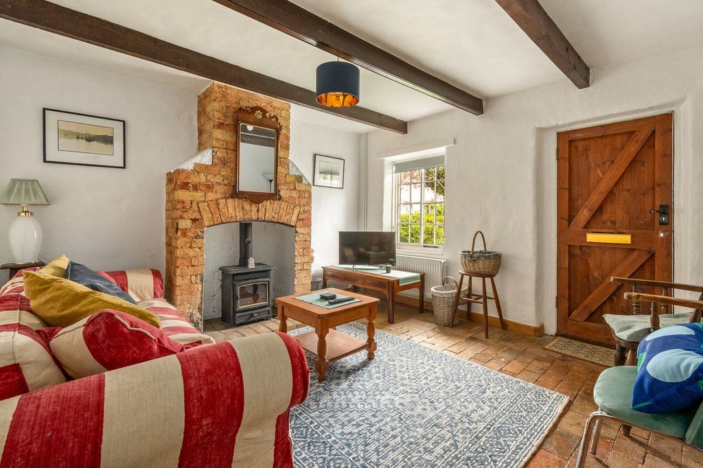 Property photo 2 of 25