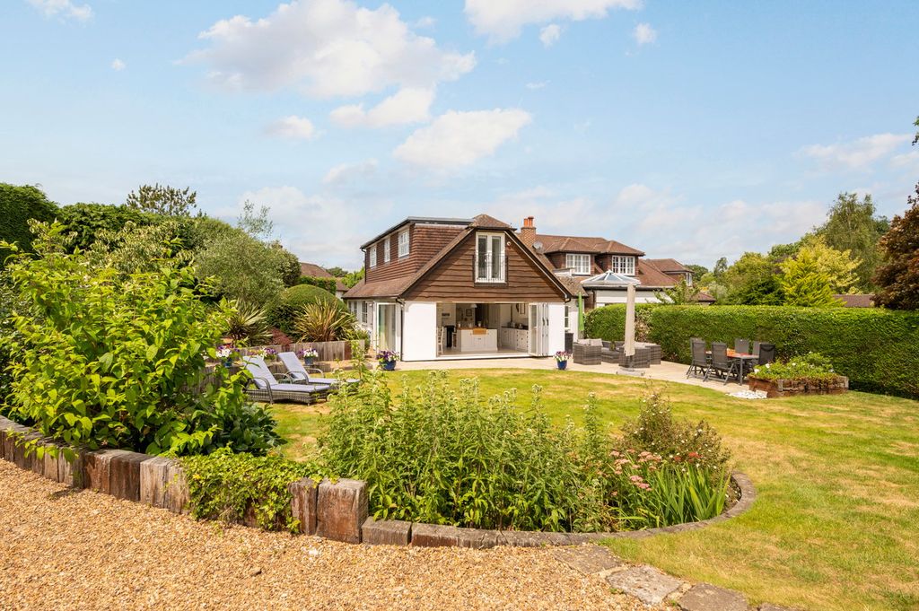Property photo 1 of 27