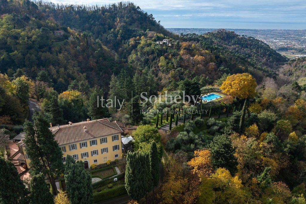 Property photo 2 of 41