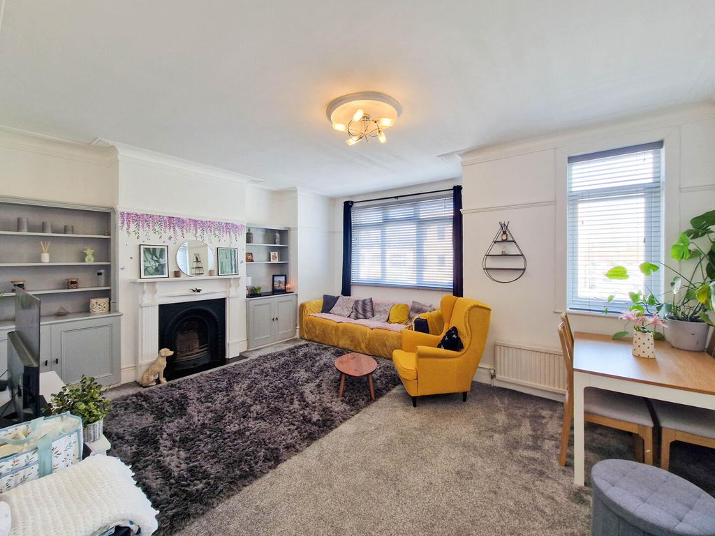 Property photo 1 of 12 Living Room