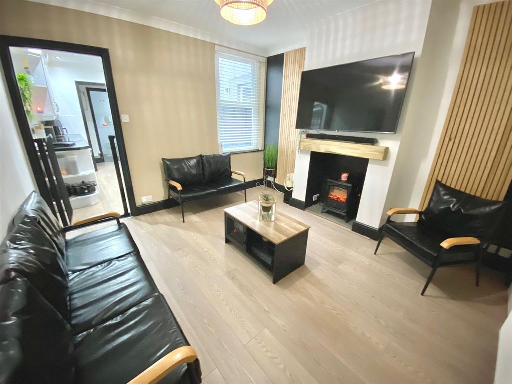 Property photo 3 of 15 6.Jpg