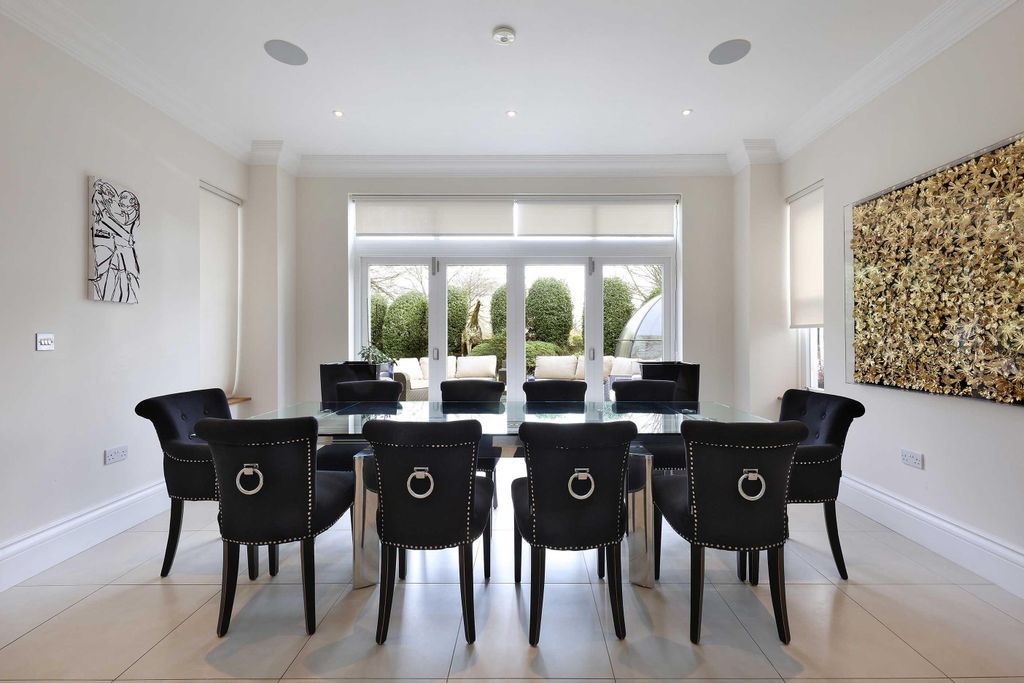 Property photo 3 of 21 Image