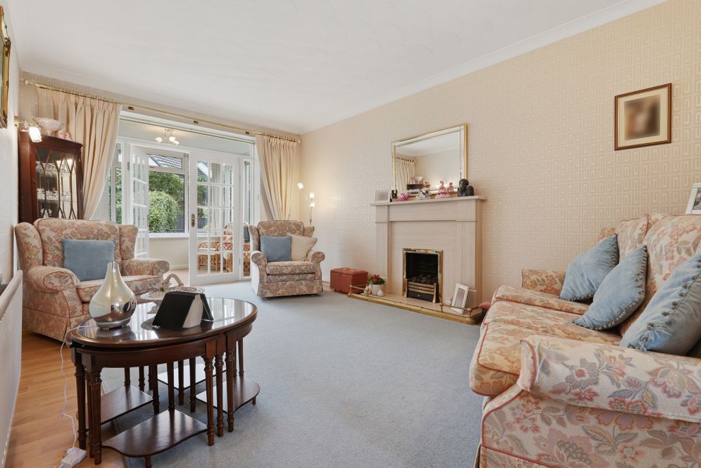 Property photo 2 of 33