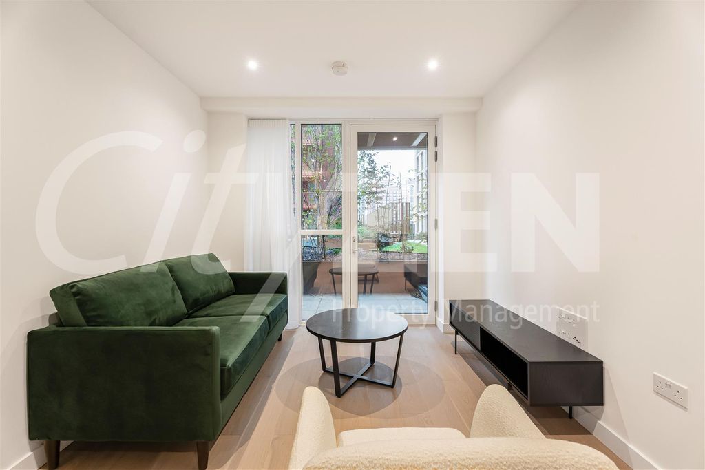 Property photo 1 of 32 Reception