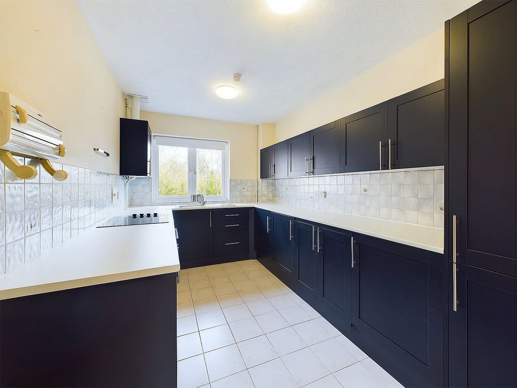 Property photo 2 of 16 Kitchen