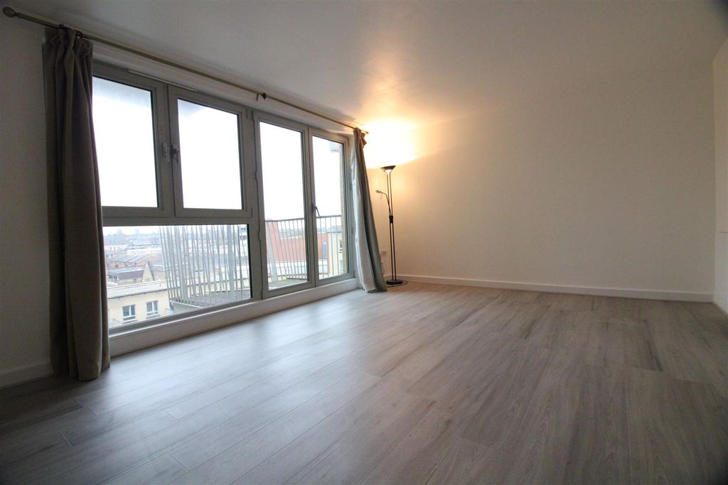 Property photo 3 of 12 0A2202D4-D4F9-4Dce-9F1A-C8Dfc0Fecfe8.Jpeg