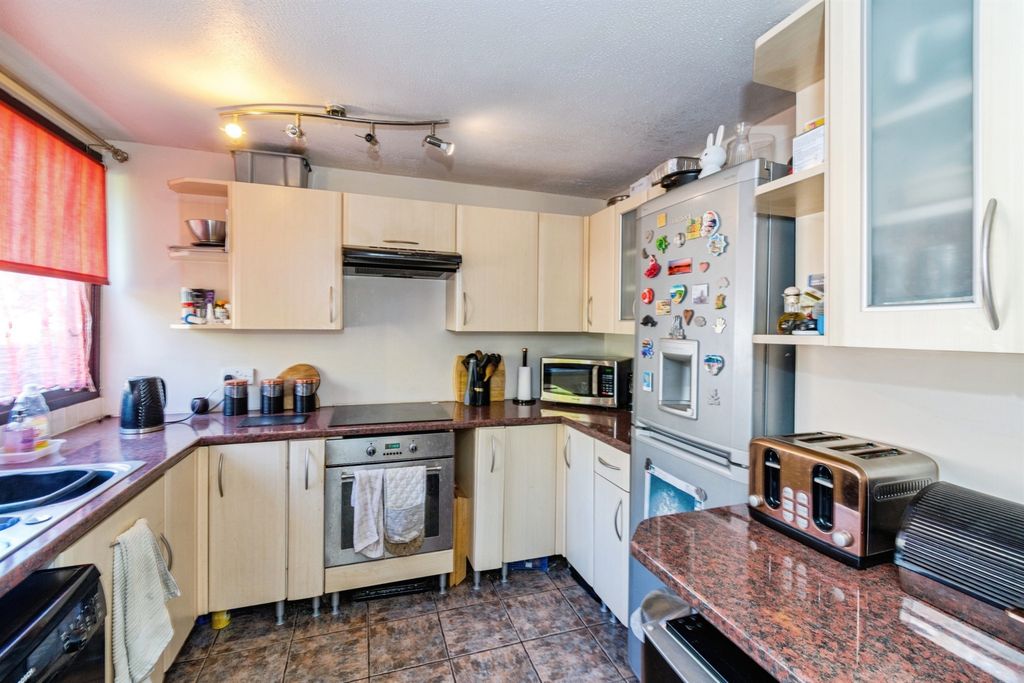 Property photo 3 of 22
