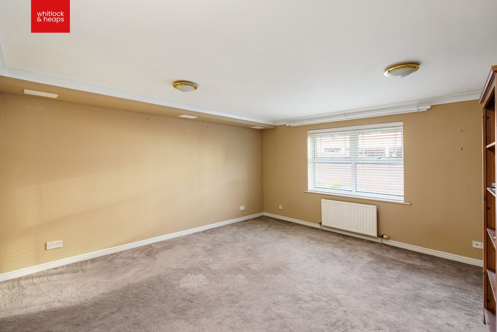 Property photo 2 of 9 liv