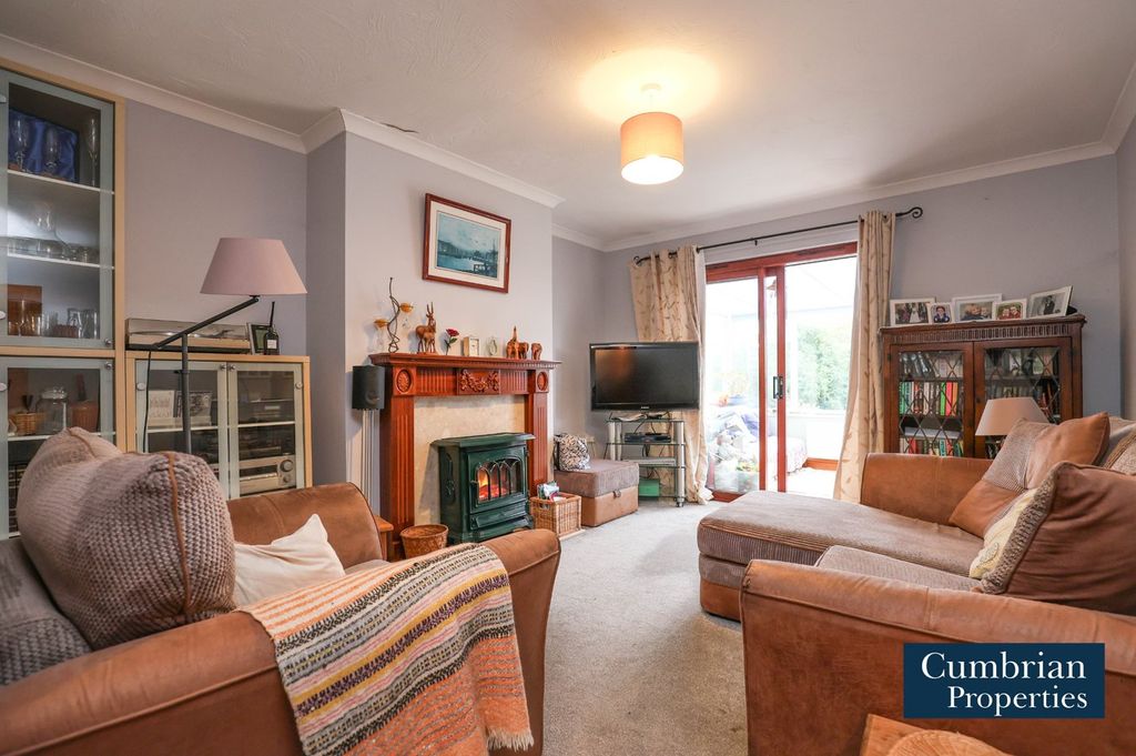 Property photo 2 of 14 Lounge