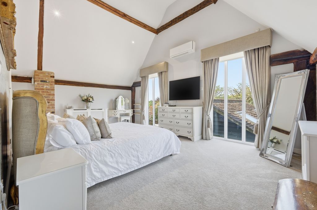 Additional image 25 of 5 bed barn conversion for saleThe Barn, Church Street, Billericay CM11