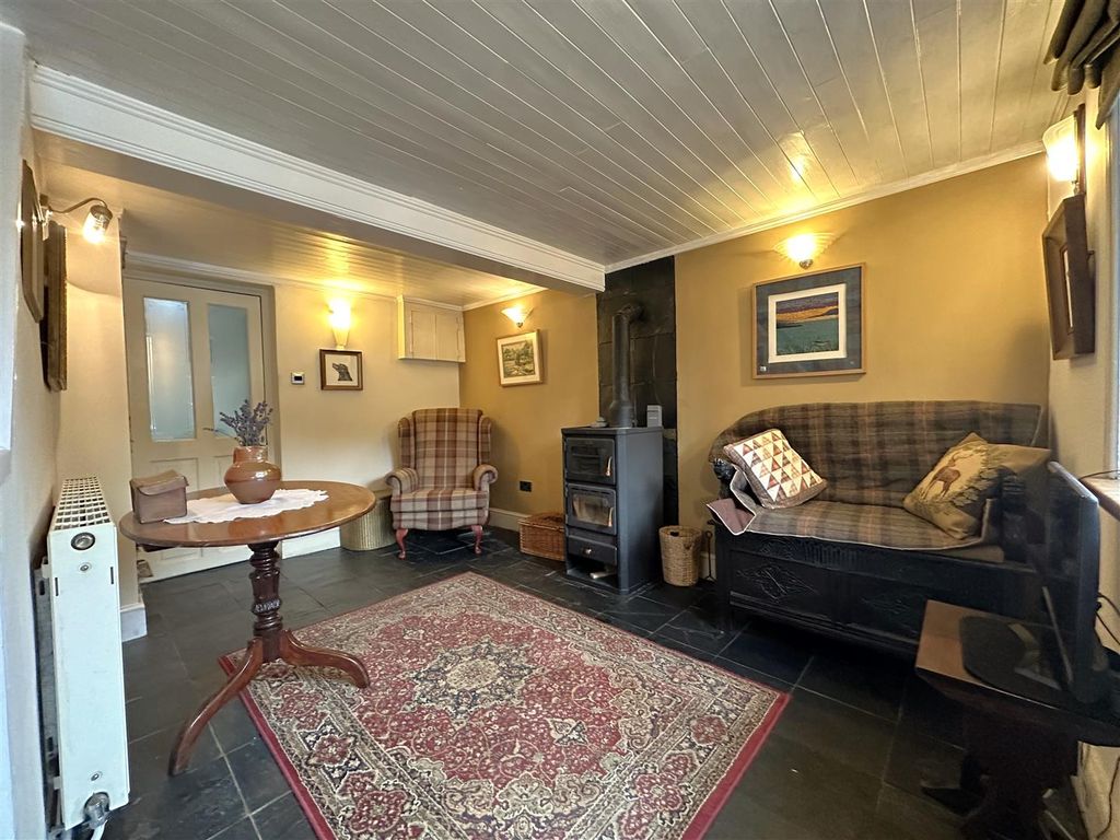 Property photo 2 of 25 Sitting Room 990