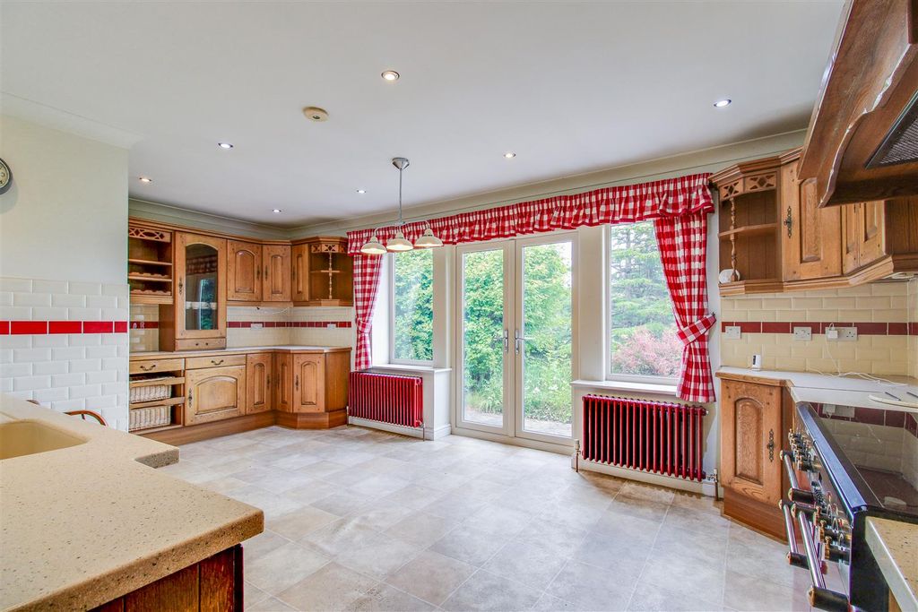 Property photo 3 of 23 Kitchen Diner