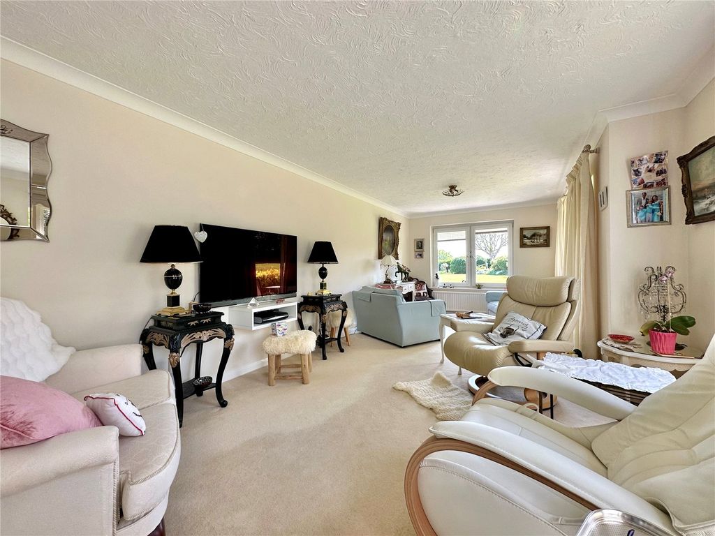Property photo 2 of 16 Picture No. 23