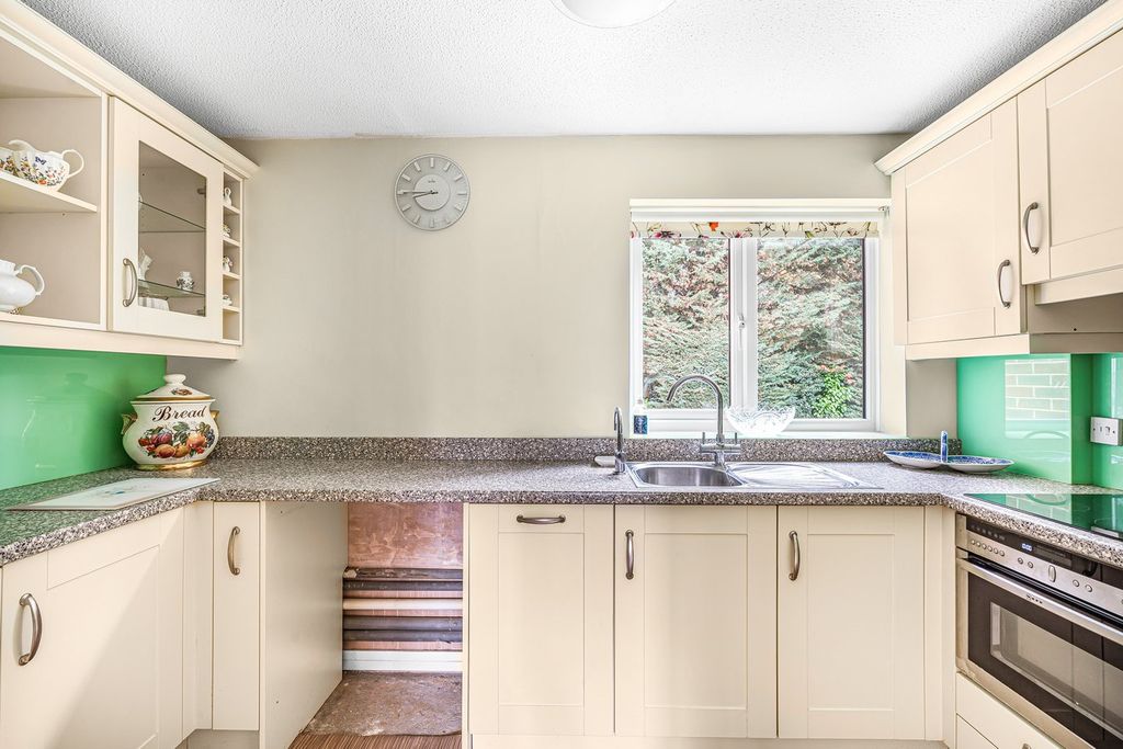 Property photo 3 of 11