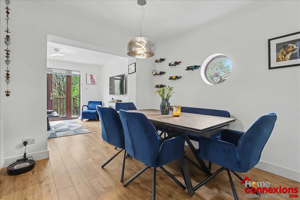 Property photo 3 of 26 Dining Area