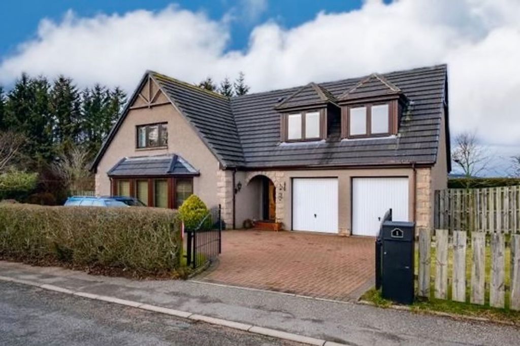 Property photo 1 of 32