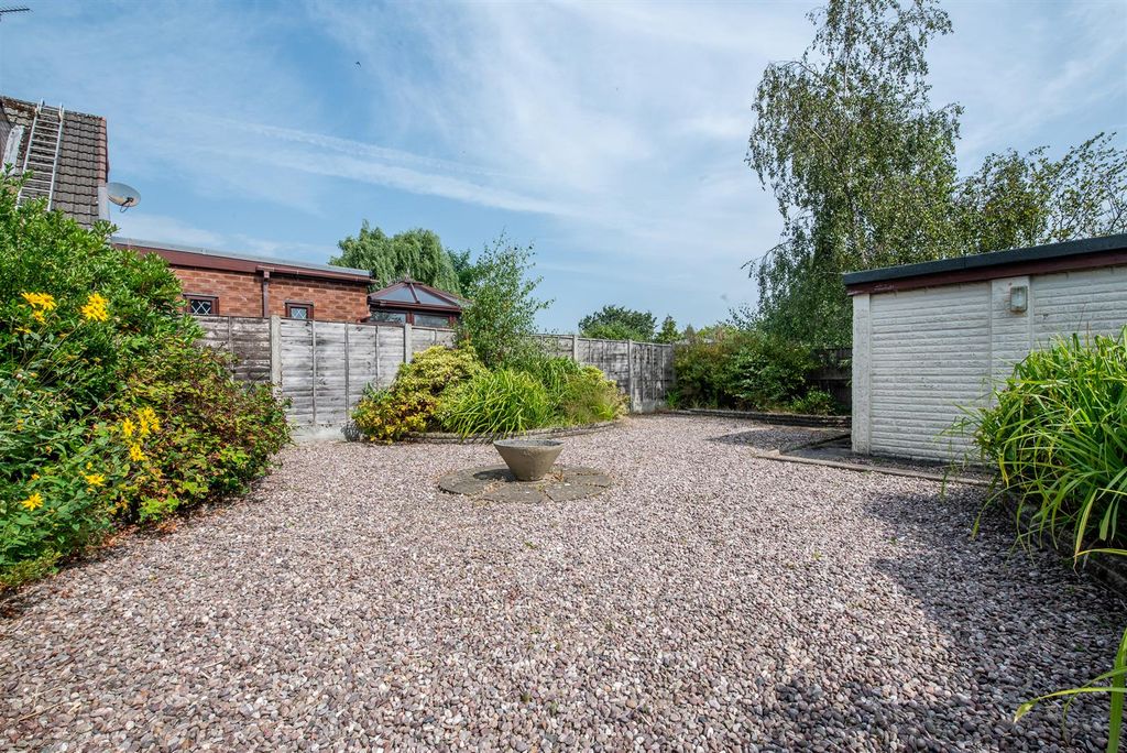 Property photo 2 of 19 Garden