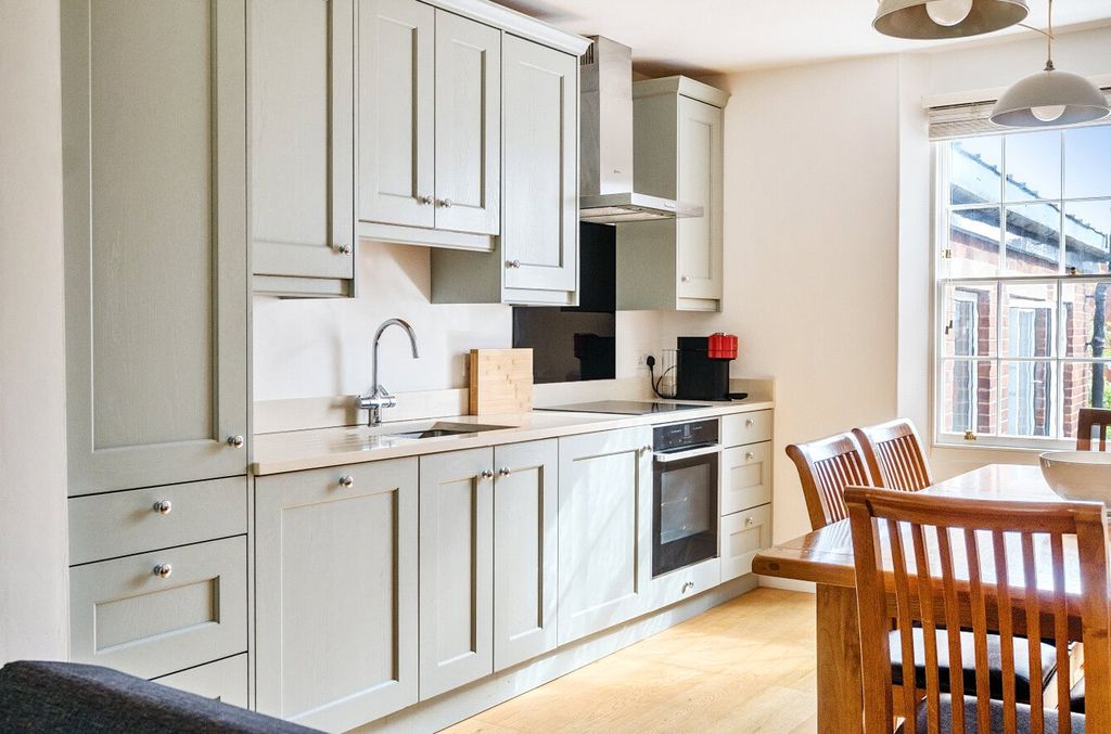 Property photo 3 of 12 Kitchen