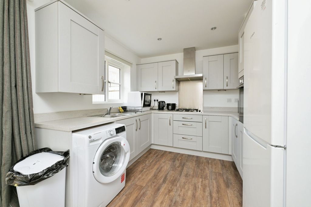 Property photo 2 of 26