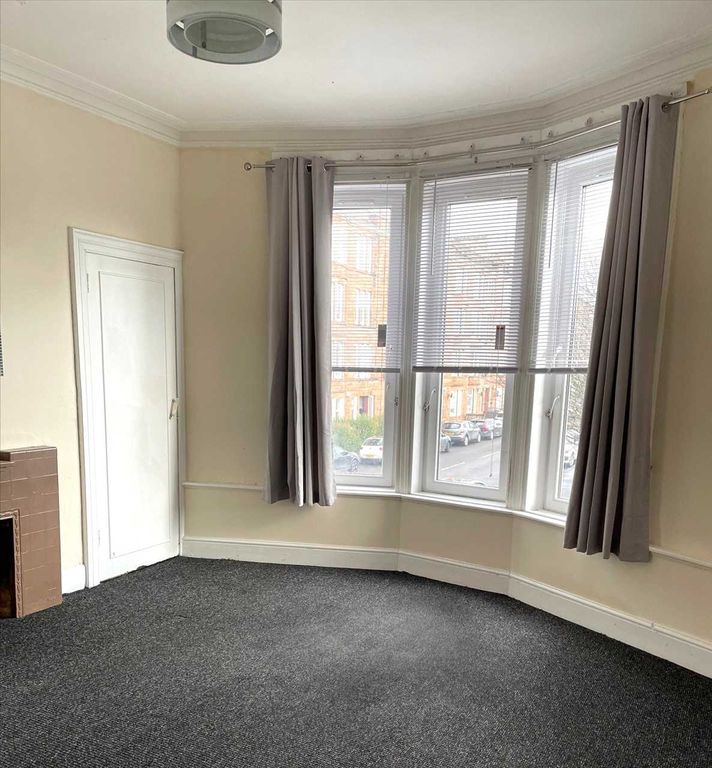 Property photo 2 of 5 Living Room