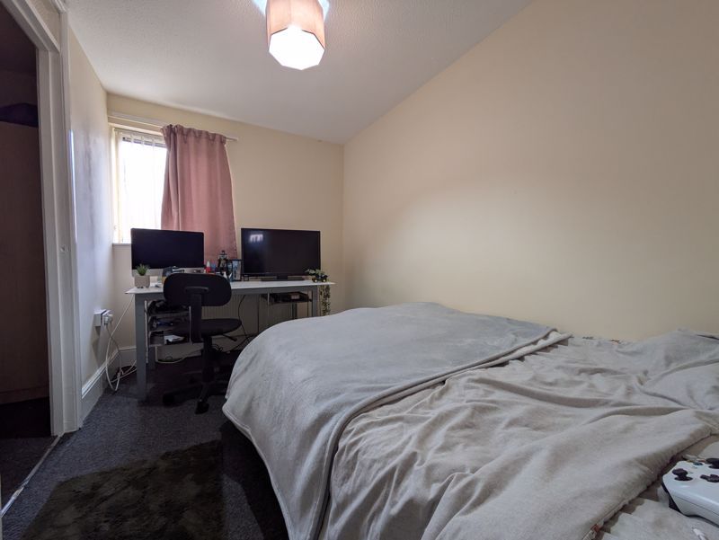 Property photo 2 of 9 Photo 5