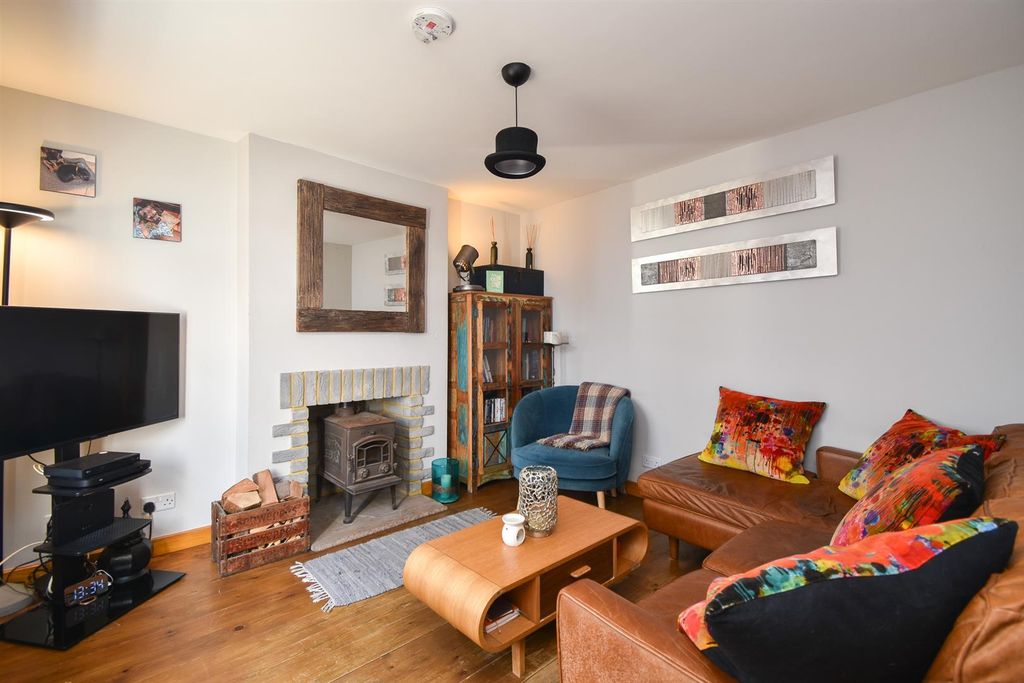 Property photo 1 of 15 Living Room