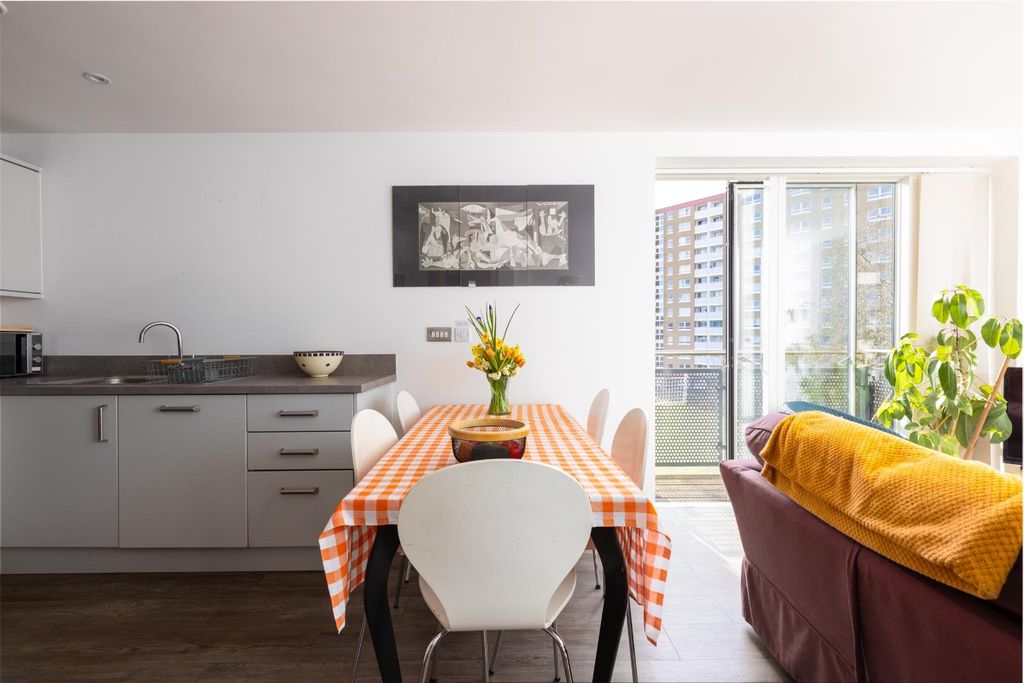 Property photo 1 of 16 Flat 21, Cooperage Court Bs3 1Ff-3.Jpg