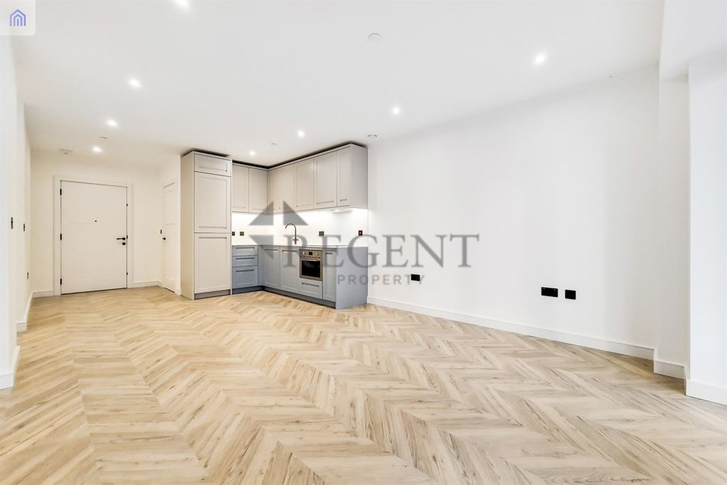 Property photo 2 of 13 Open Plan