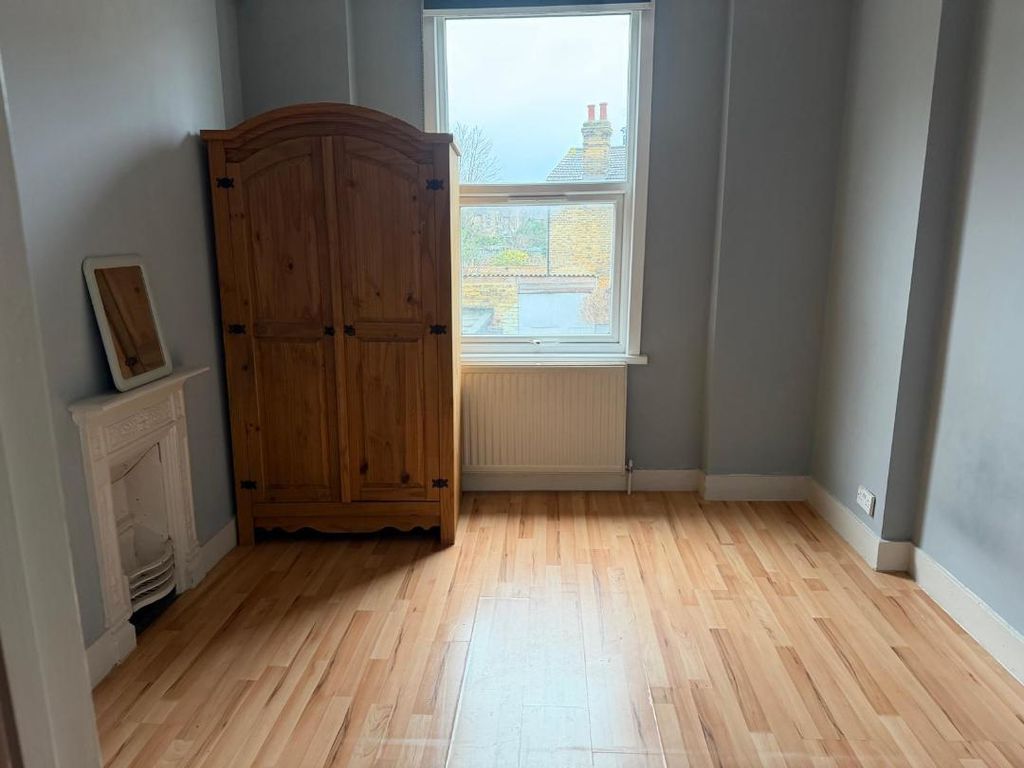 Property photo 3 of 5 Photo 4