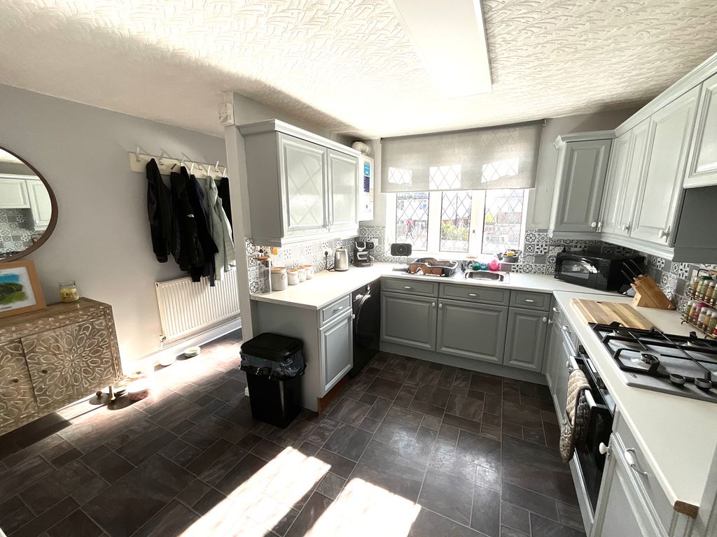 Property photo 2 of 16 Img_4495