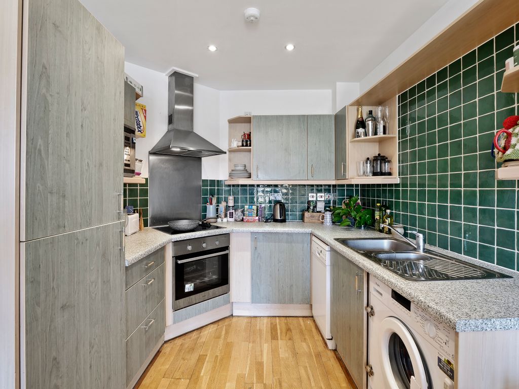 Property photo 2 of 10 Farringdon1.Jpg
