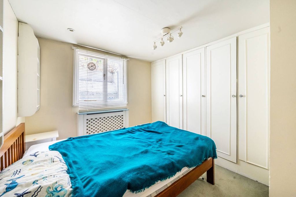 Property photo 2 of 6