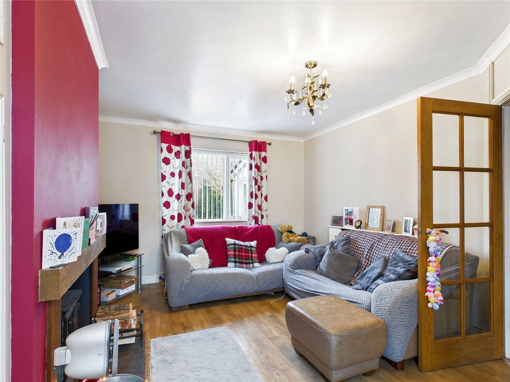 Property photo 3 of 17 Picture No. 02