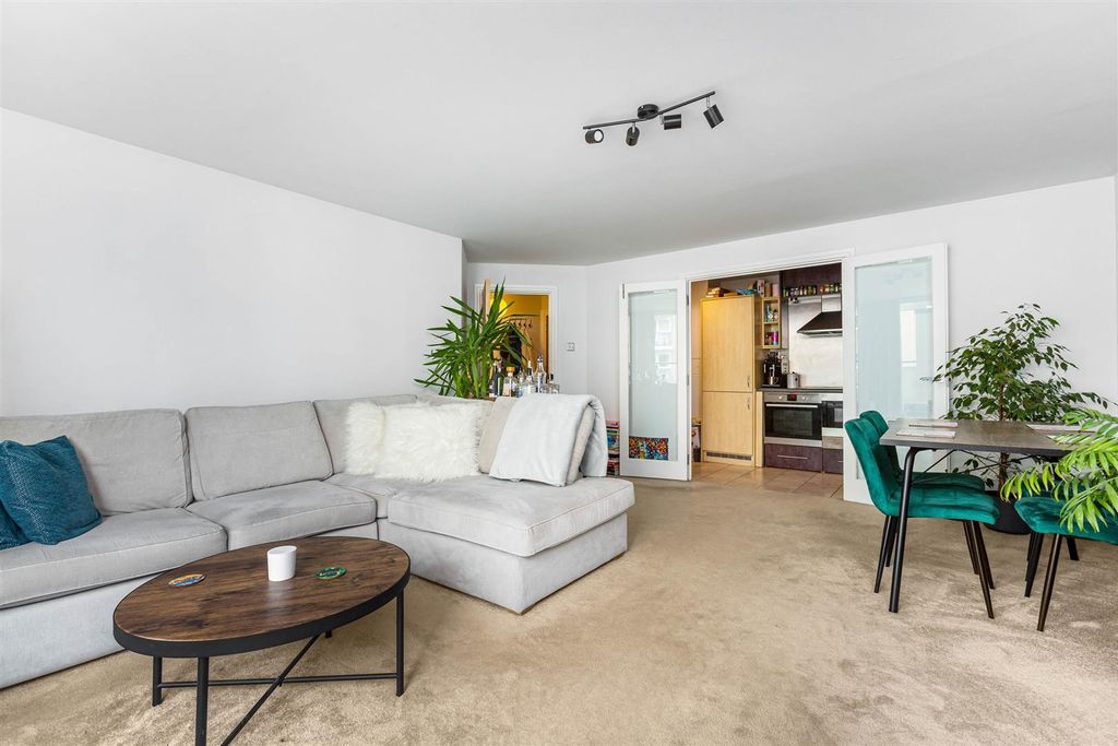 Property photo 3 of 13 Receptin