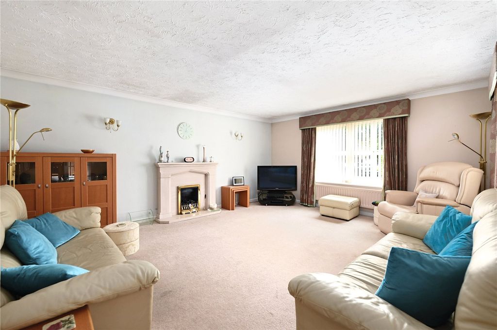 Property photo 3 of 14 Picture No. 12
