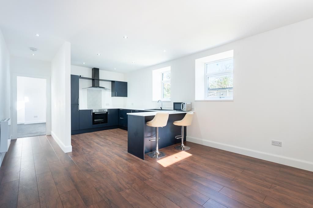 Property photo 3 of 14 Lev1442Pem Lounge Dining Kitchen.Jpg