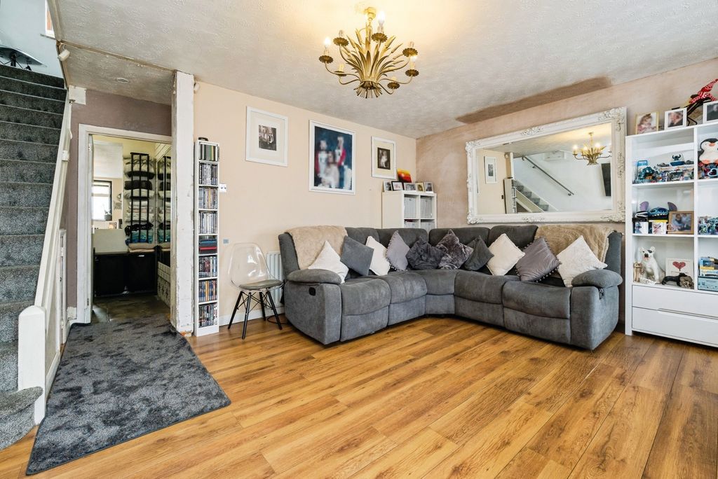 Property photo 2 of 28 Pbox-Img.Jpg