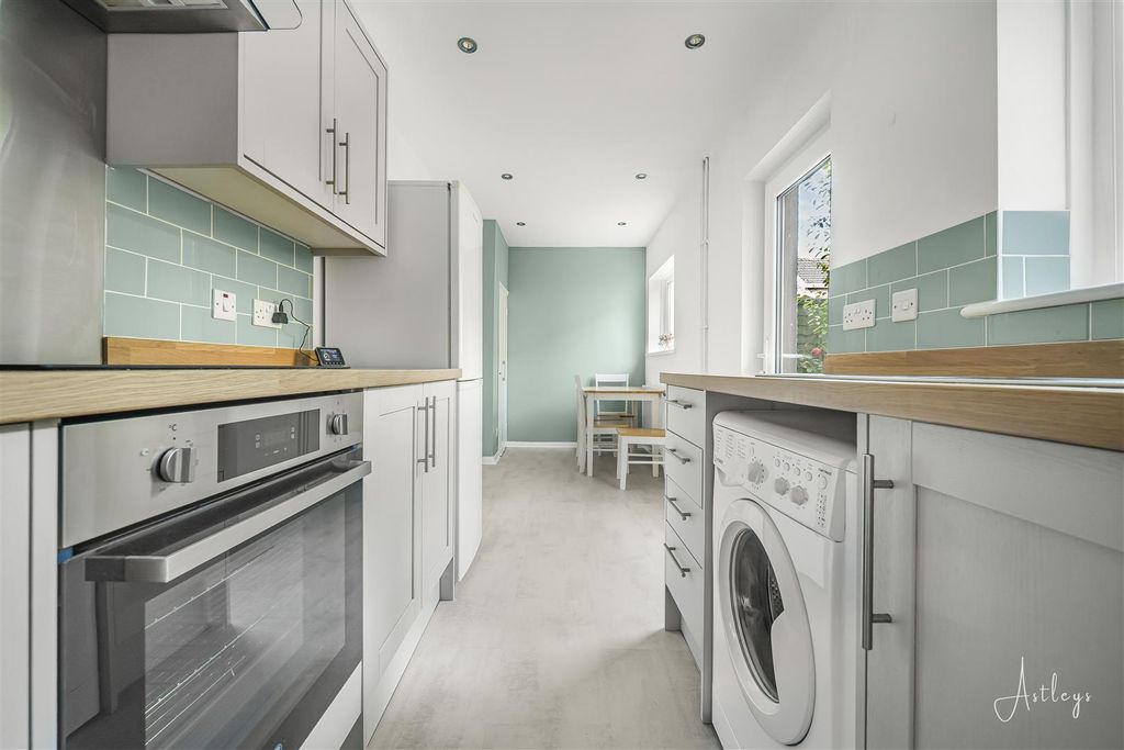 Property photo 2 of 18 Kitchen/Diner