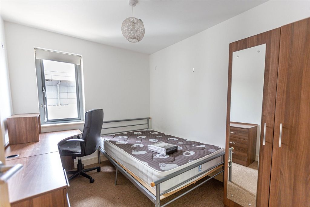 Property photo 2 of 12 Picture No. 24