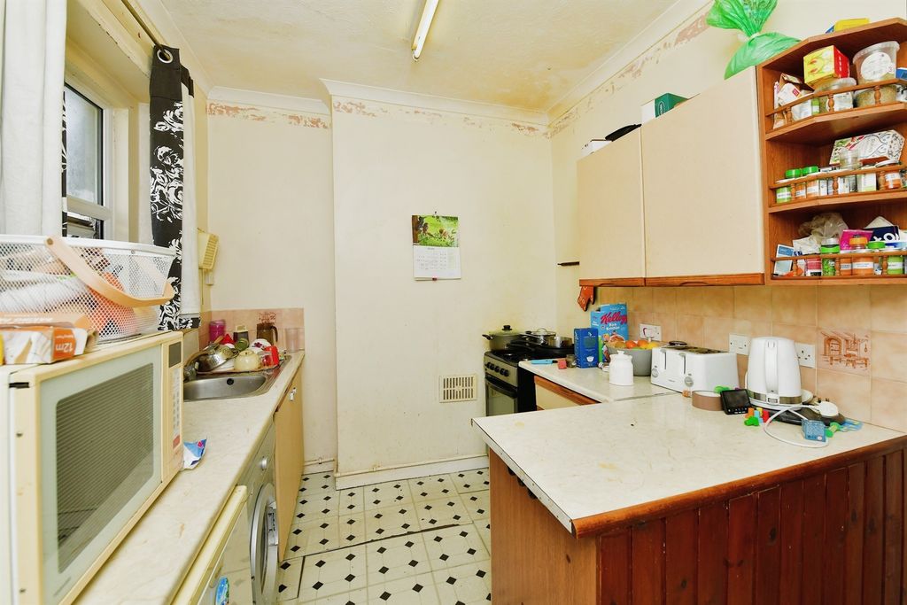 Property photo 3 of 15