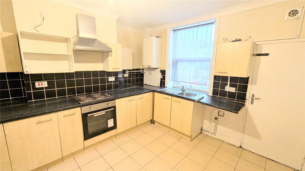 Property photo 3 of 7 Kitchen/Diner